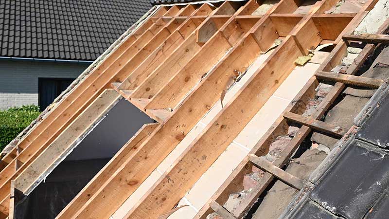 Travaux de toitures, bardages, isolation, Toitures ouverte placement d'un velux